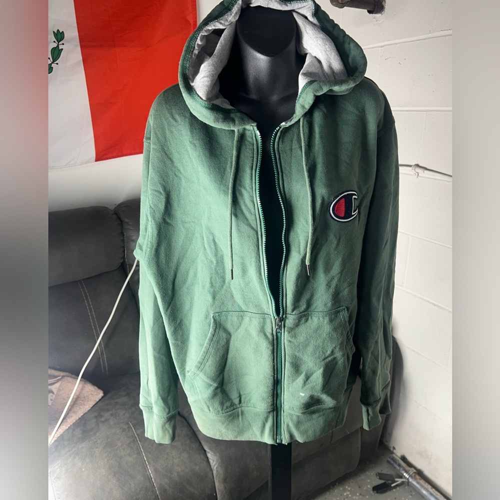 Men’s champion hoodie size L